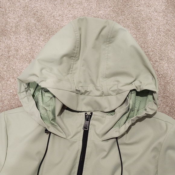 EUC Bernardo Water Resistant Rain Jacket Mint Green with Visor Hood Size M - Picture 7 of 7